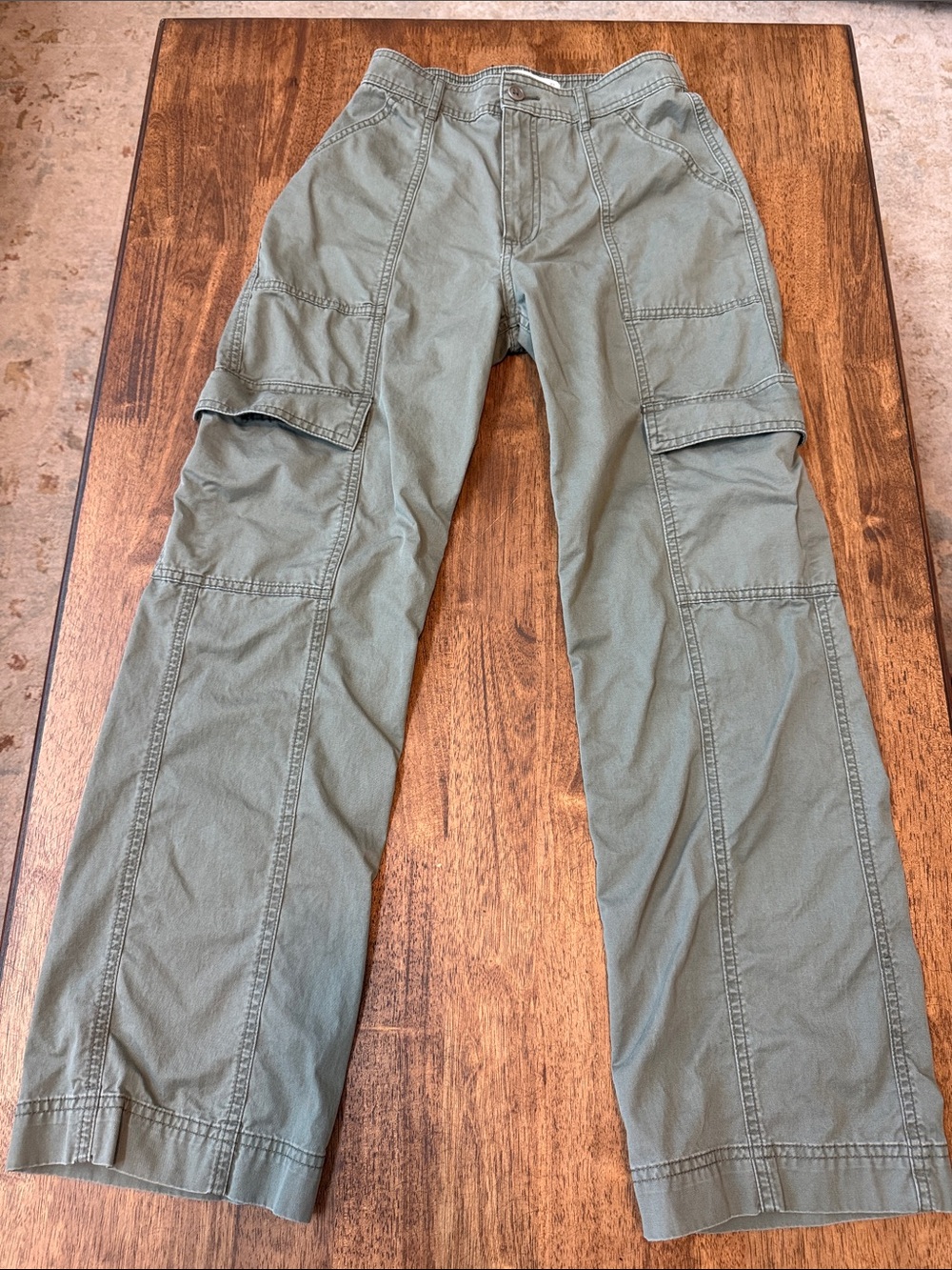 Abercrombie & Fitch Olive Green Straight-Leg Cargo Pants